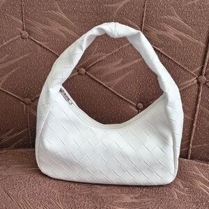 Woven White Shoulder Bag